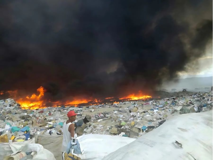 Incendio en el antiguo Vertedero de Rafey